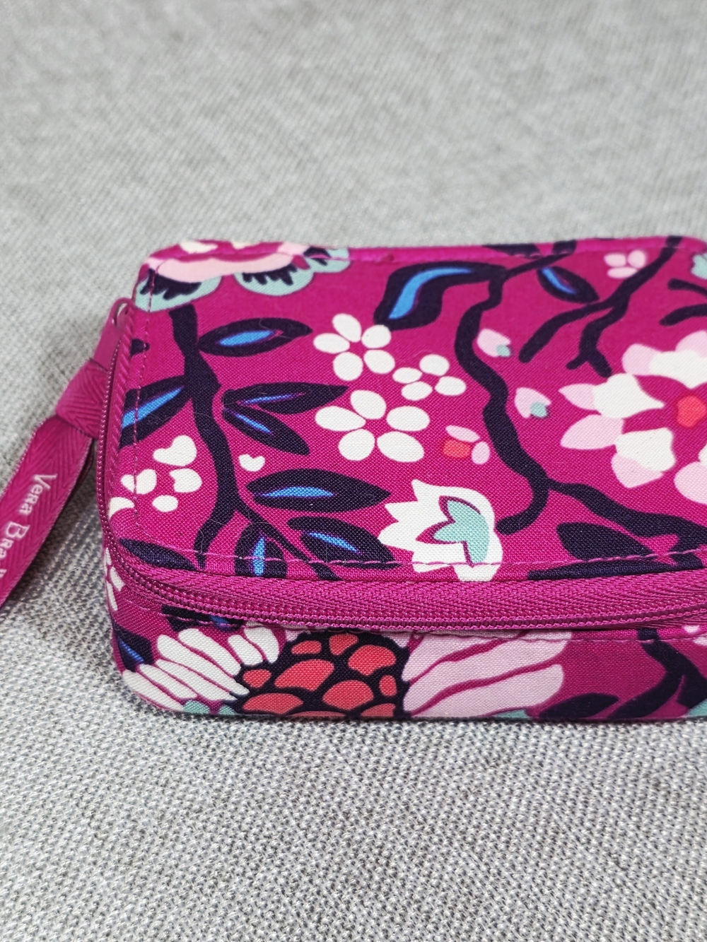 Vera Bradley Bloom Berry Travel Pill Case Pink Floral Fabric Zip Pouch 4x3x1.5
